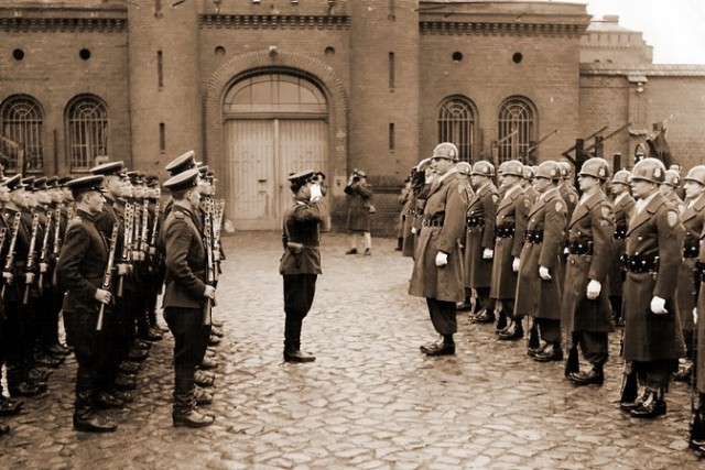 От гросс-адмирала до тюремного библиотекаря.Заключённый № 4 тюрьмы Шпандау.