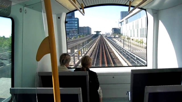 В китайском городе Чэнду открыли девятую линию метро с полностью автоматической системой поездов без машиниста