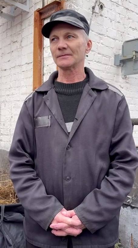 Алексей Москалев вышел на свободу. В 2022 году он был задержан после того, как его дочь нарисовала антивоенный рисунок.