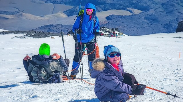 Первоклассник из Севастополя покорил вершину Эльбруса.