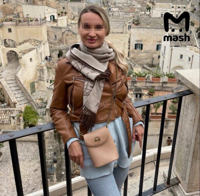 Попа из-за попы