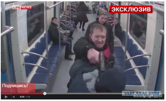 Прохожий разруливает пробку в Киеве (видео)