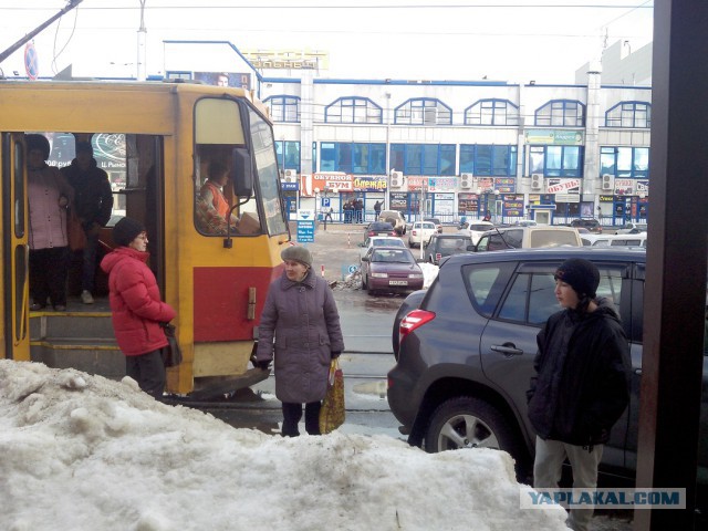 Авто сферического гипотетического гомосексуалиста в вакууме