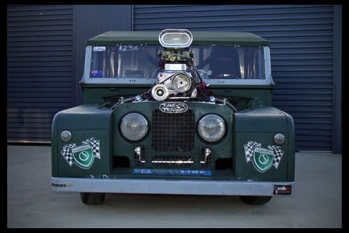 Land Rover только внедорожники ?