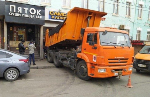 В центре Москвы забетонировали кафе, которое продолжало работать во время карантина