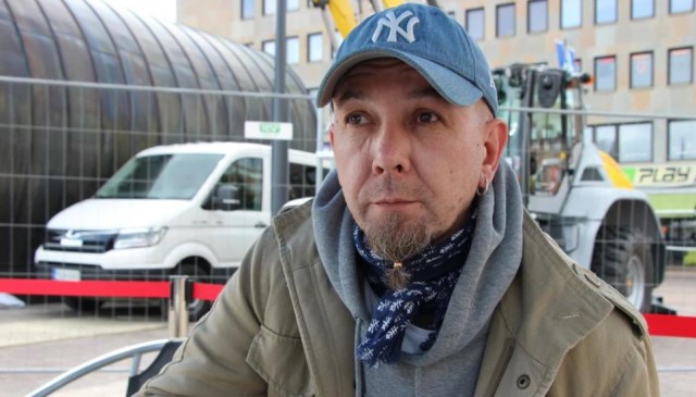 «Рванул в Финляндию с 15000 рублей и получил политическое убежище»
