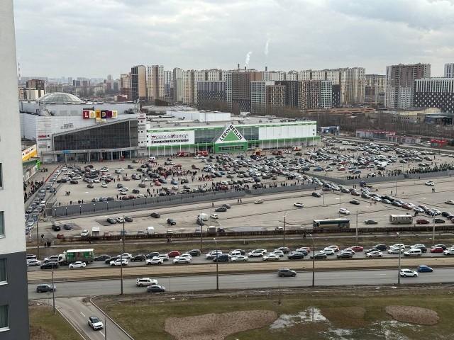 В Санкт-Петербурге эвакуировали ТЦ «Лондон Молл» — очевидцы