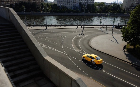 В Москве за работу в такси без аттестации будут штрафовать на 5 тысяч рублей