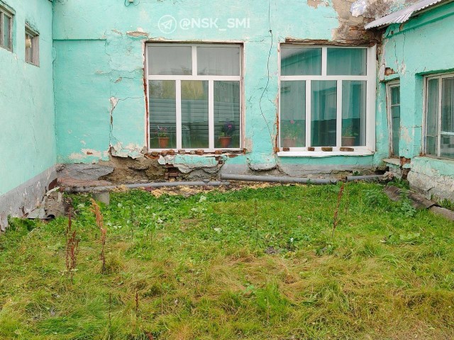 В городе Татарск Новосибирской области рухнула средняя школа N5