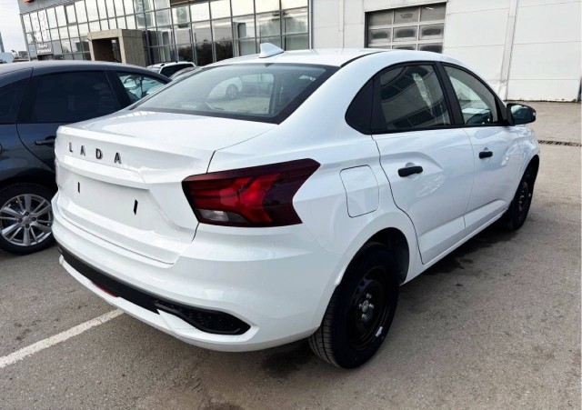 Самая дешёвая Lada Iskra будет полностью пустой