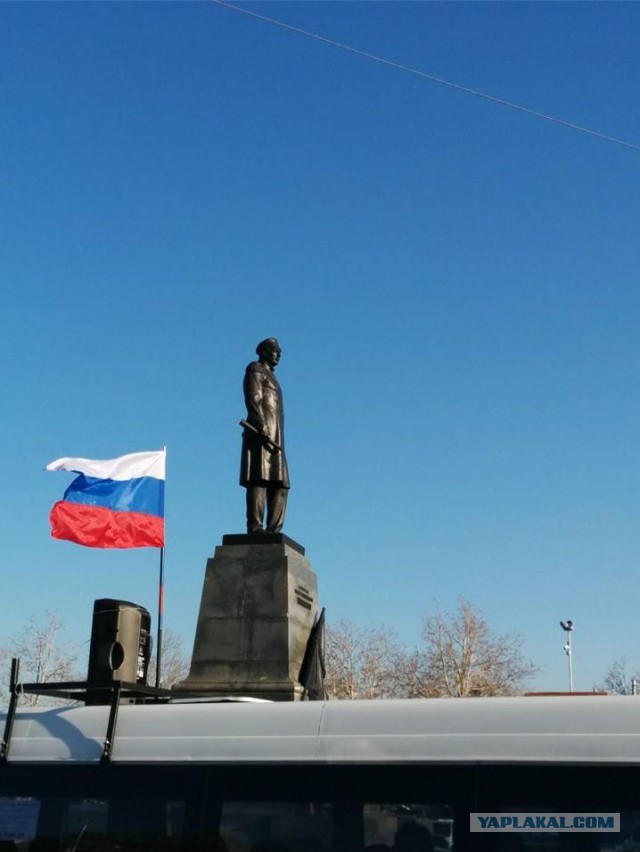 Итак, Севастополь. Не по ТВ. Не в интернете.