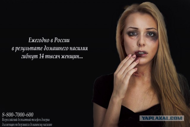 Не стоит критиковать маникюршу во время работы