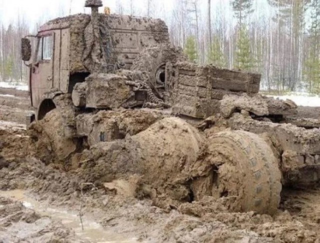 Забавные фотографии про грузовики и дальнобойщиков