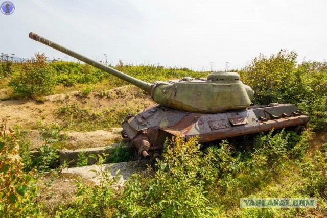 Редчайший танк ИС-2М с ломанным носом: заброшенная на Сахалине рота танковых огневых точек ИС-2 "Стародубское"