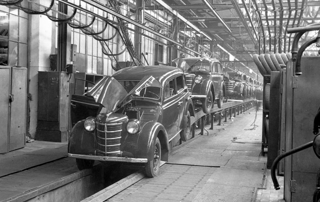 Принципиальная разница между технологией сборки автомобилей Opel Kadett и "Москвич"