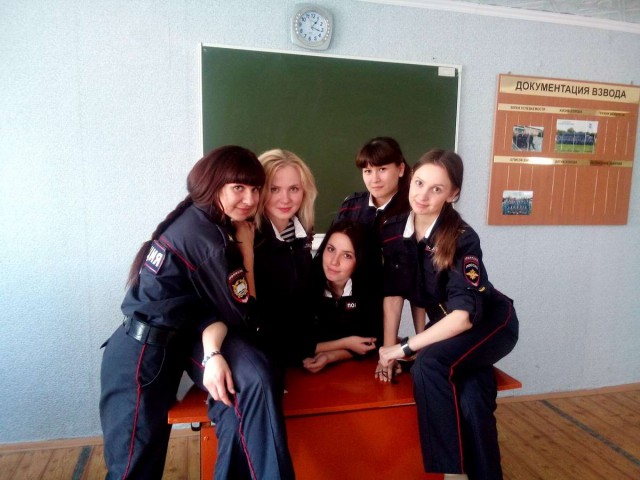 Лица девушек из российской полиции