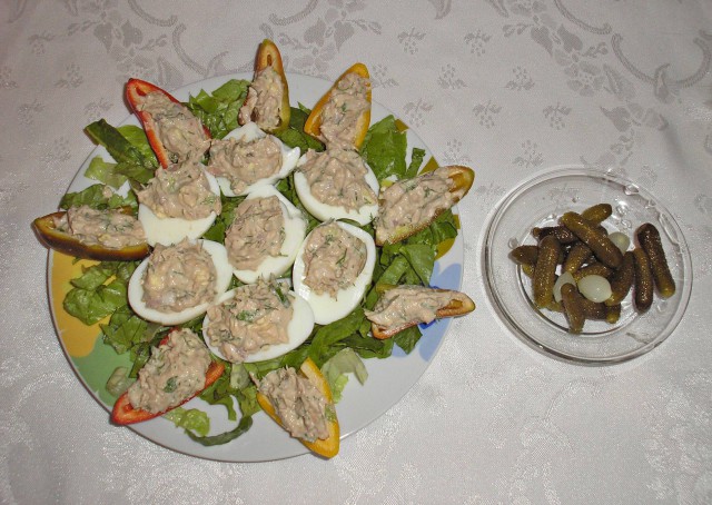 Фуршетный закусочный стол