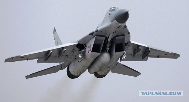 Порошенко совершил полет на истребителе МиГ-29