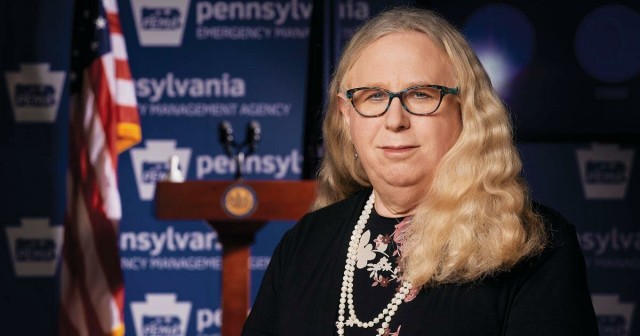 В США приведен к присяге первый трансадмирал Р.Левин