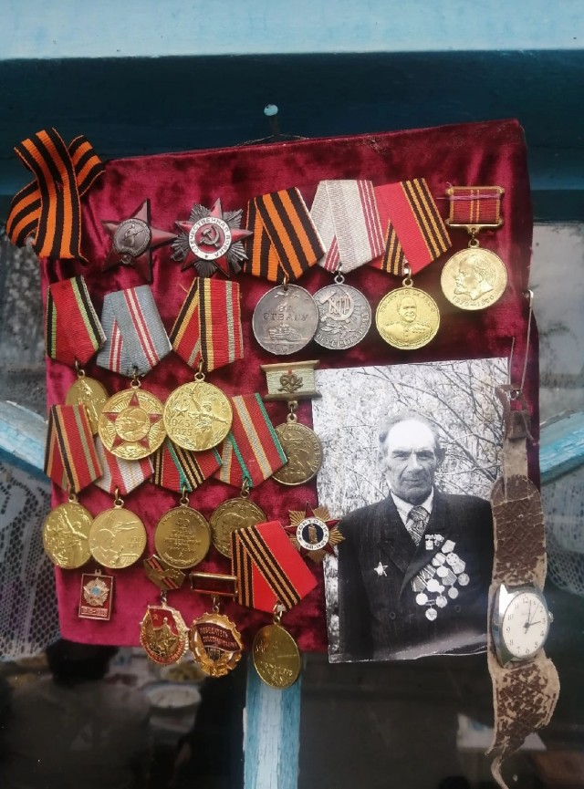 Всегда на майские флаг ставлю