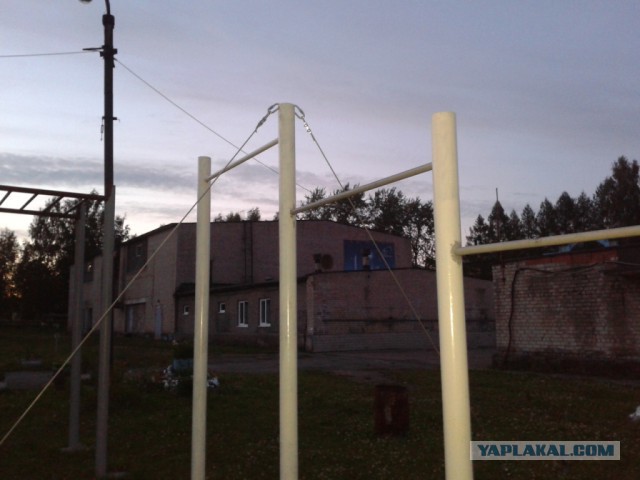 Мегарукажопим спортивную площадку.