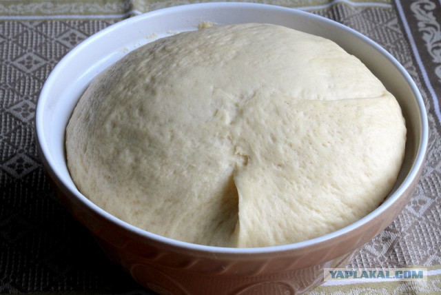 Ватрушки со смородиной и шоколадом