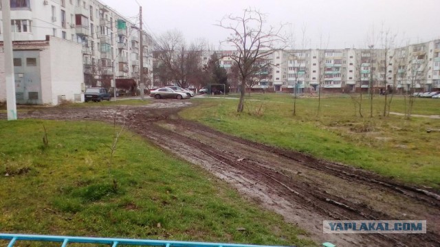 Местные власти смогут штрафовать за парковку во дворах
