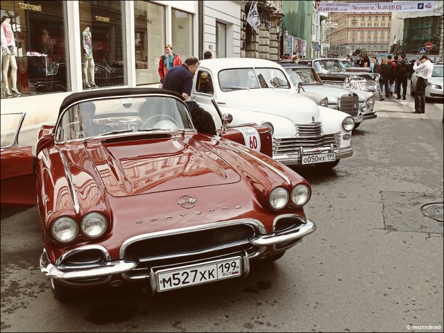 Легендарное ралли старинных автомобилей