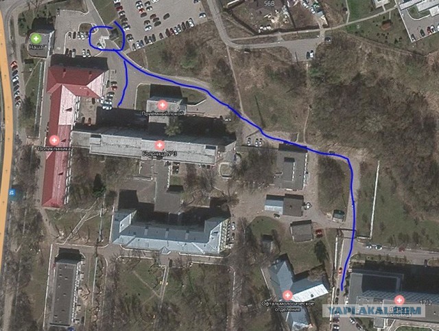 Житель Новороссийска снес шлагбаум, чтобы забрать жену и ребенка из роддома