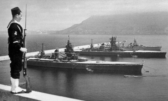 Операция «Катапульта»: Как британцы добивали французский флот в 1940-м году.