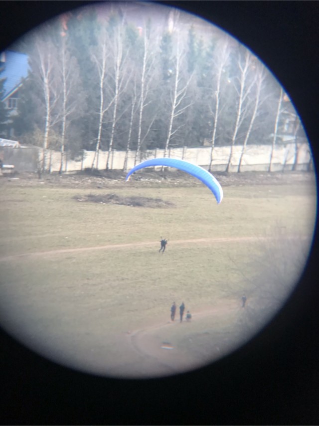 Давайте фото у кого какой вид из окна на оживленные улицы городов в настоящий момент