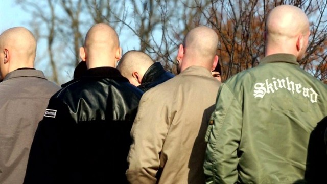 В Москве наглый мигрант обворовал салон красоты, не боясь ни камер, ни даже сидящего рядом клиента