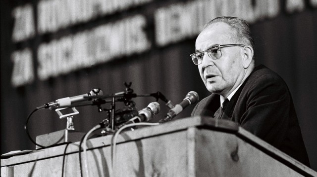 Еще ретрофото знаменитостей.