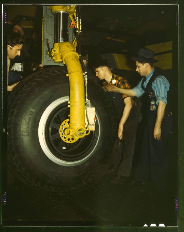 Фотографии США: 20 век, начало 40-х. Авиационная промышленность