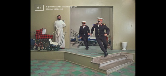 В парадной