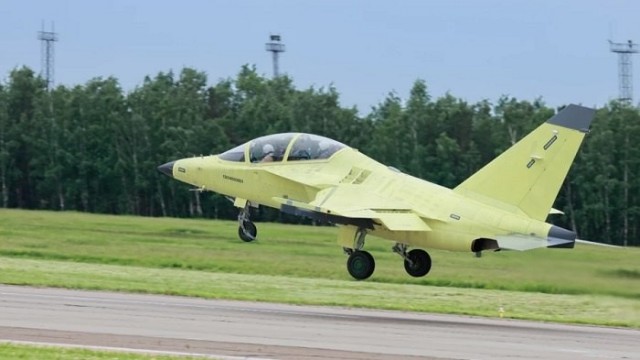 Опытный самолёт Як-130М совершил свой первый полёт
