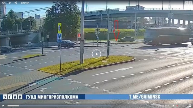 Влетел автобус