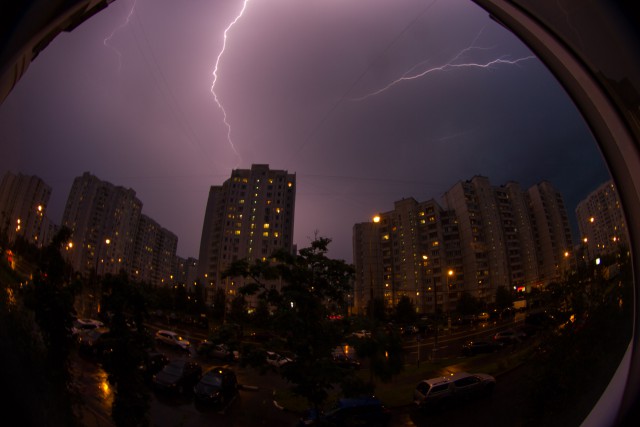 Подмосковье в эти минуты