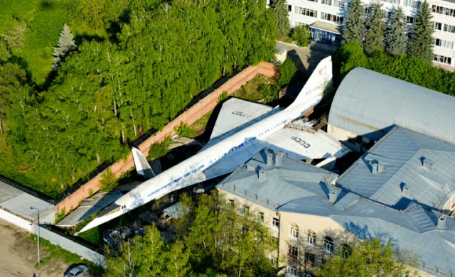 Ту–​​144. Казань. Перевозка на новое место