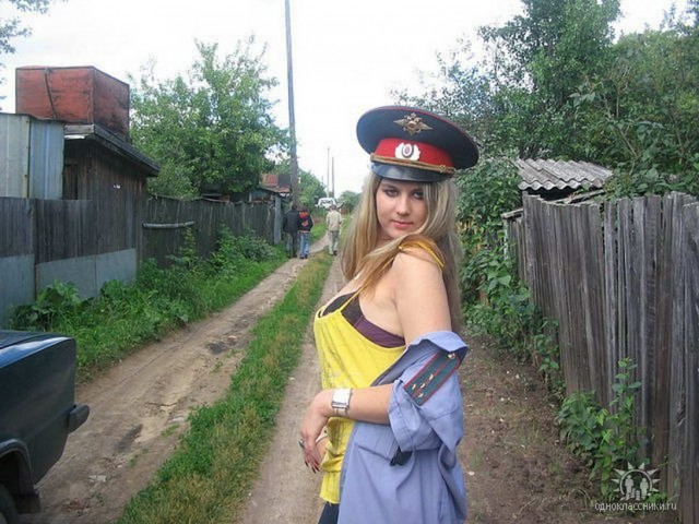 Ленка, я же позирую, давай фоткай быстрее