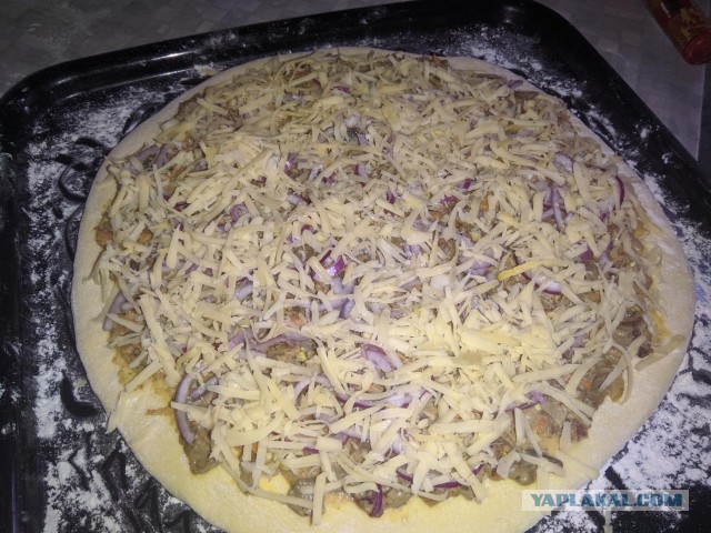 Лепешка, с грибами и сыром.