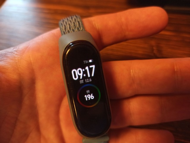 Xiaomi представила новый фитнесс-браслет MiBand 5