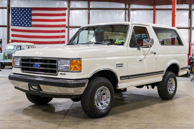 На аукцион выставлен 29-летний Ford Bronco с нулевым пробегом