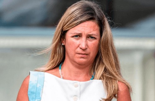 Пьяная женщина домогалась мужчину в ресторане, заявив, что хочет посидеть на его «большом бамбуке»