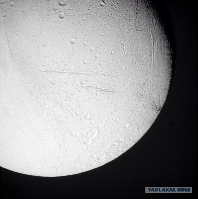 Получены новые снимки спутника Сатурна