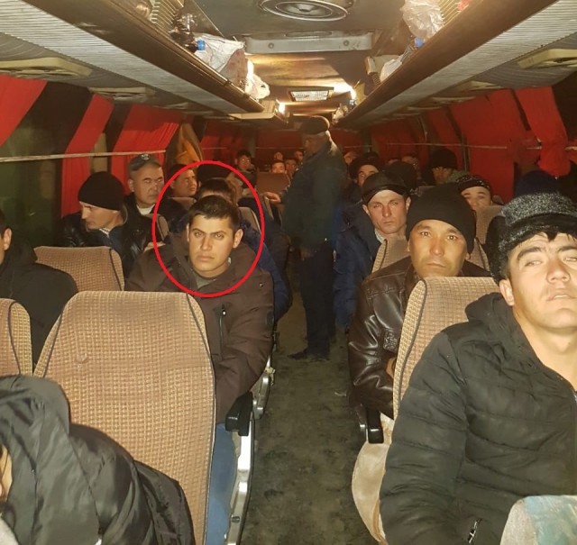 Полиция задержала автобусы с незаконными мигрантами в Новосибирске