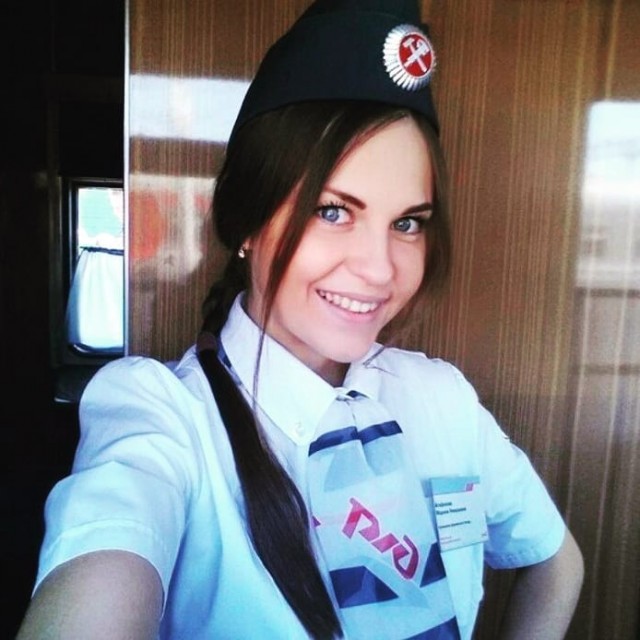 Берегите работниц РЖД! Особенно симпатичных проводниц!