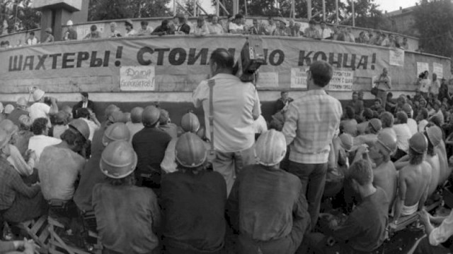 Жители Ленобласти заклеймили чиновника, показавшего в Инстаграм деликатес из своего холодильника