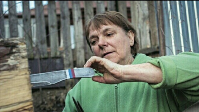 Российская пенсионерка - абсолютная чемпионка мира по метанию ножей