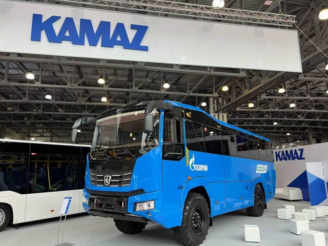 «Урал» показал обновлённый арктический автобус